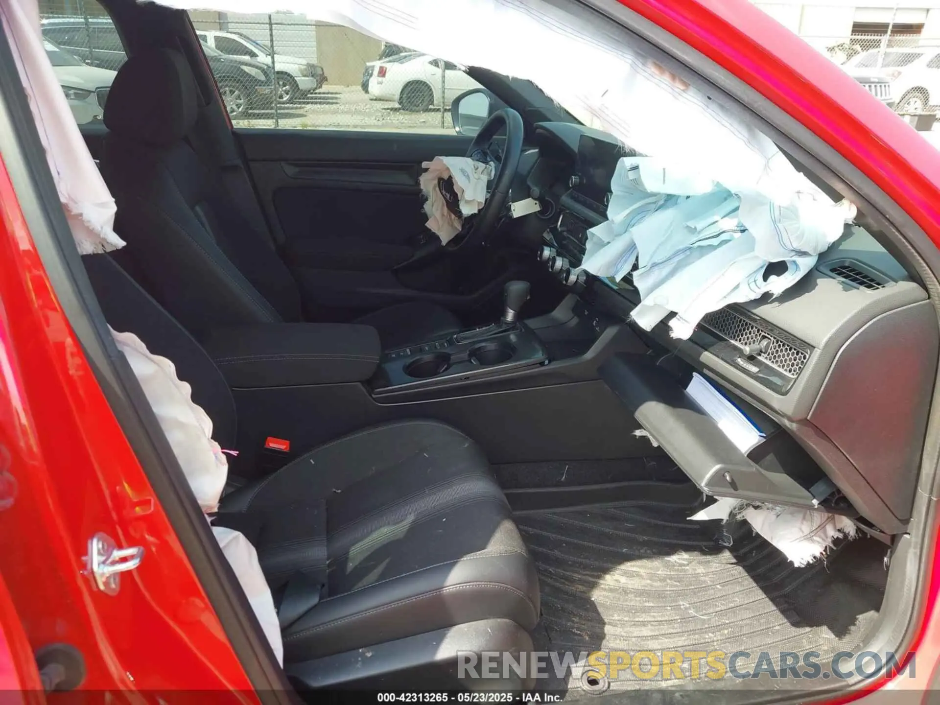 5 Photograph of a damaged car 19XFL2H85RE032485 HONDA CIVIC 2024