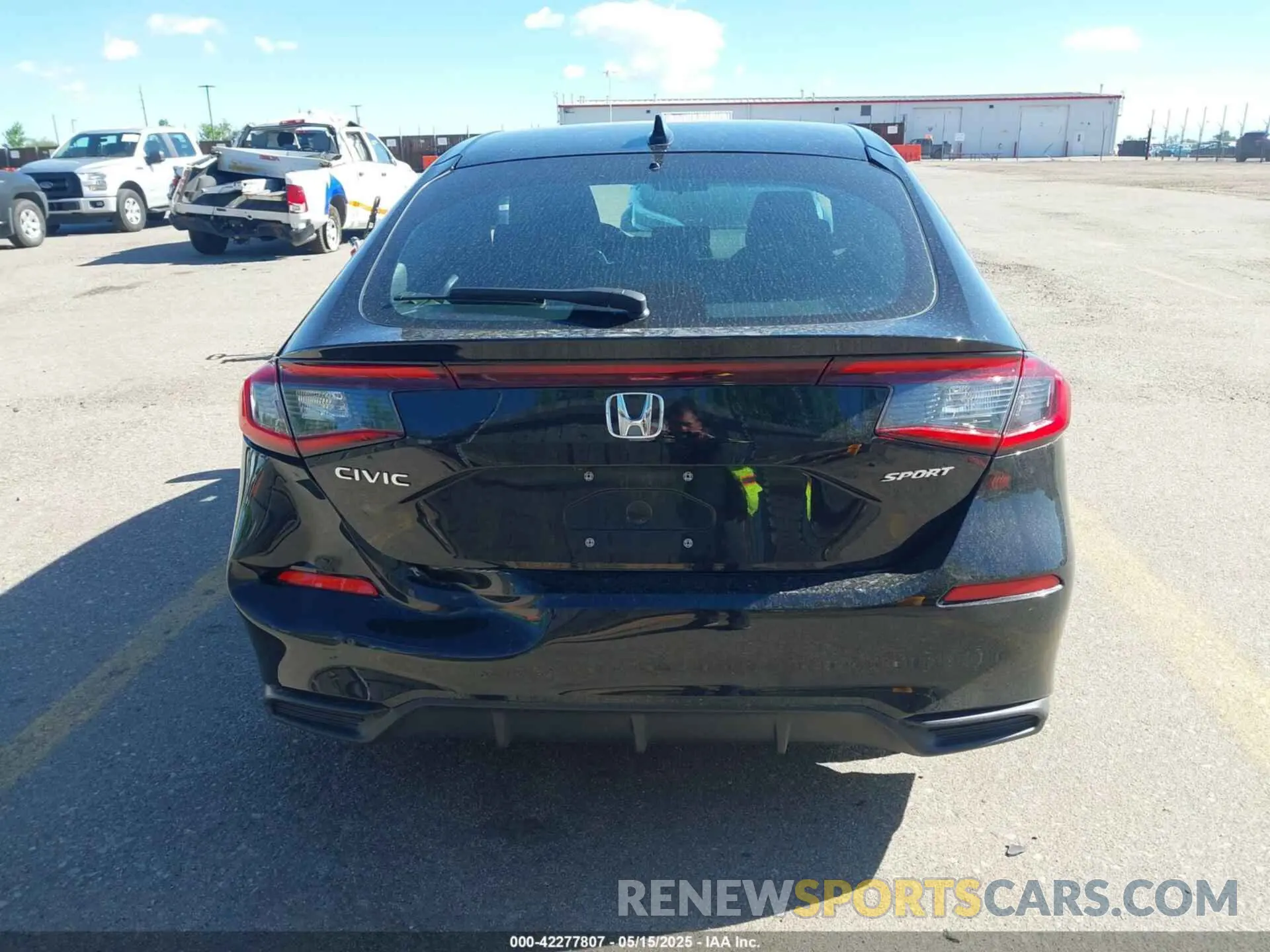 16 Photograph of a damaged car 19XFL2H85RE036214 HONDA CIVIC 2024