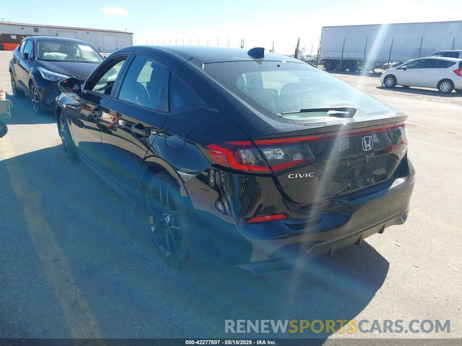 3 Photograph of a damaged car 19XFL2H85RE036214 HONDA CIVIC 2024