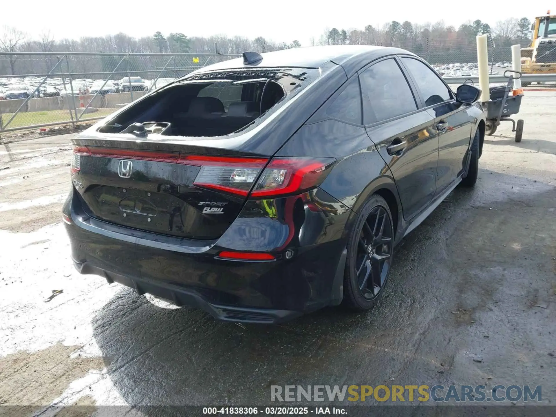 4 Photograph of a damaged car 19XFL2H86RE002380 HONDA CIVIC 2024