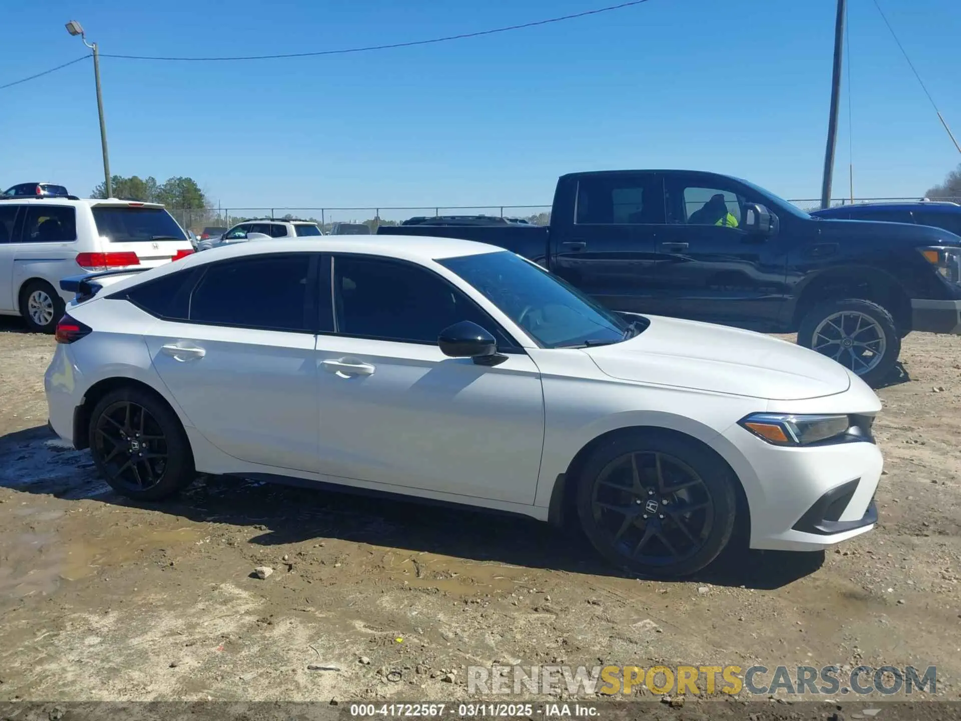 13 Photograph of a damaged car 19XFL2H86RE003481 HONDA CIVIC 2024