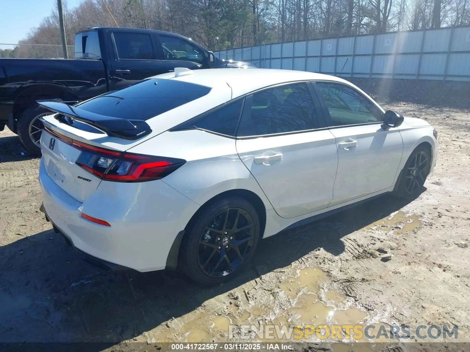4 Photograph of a damaged car 19XFL2H86RE003481 HONDA CIVIC 2024