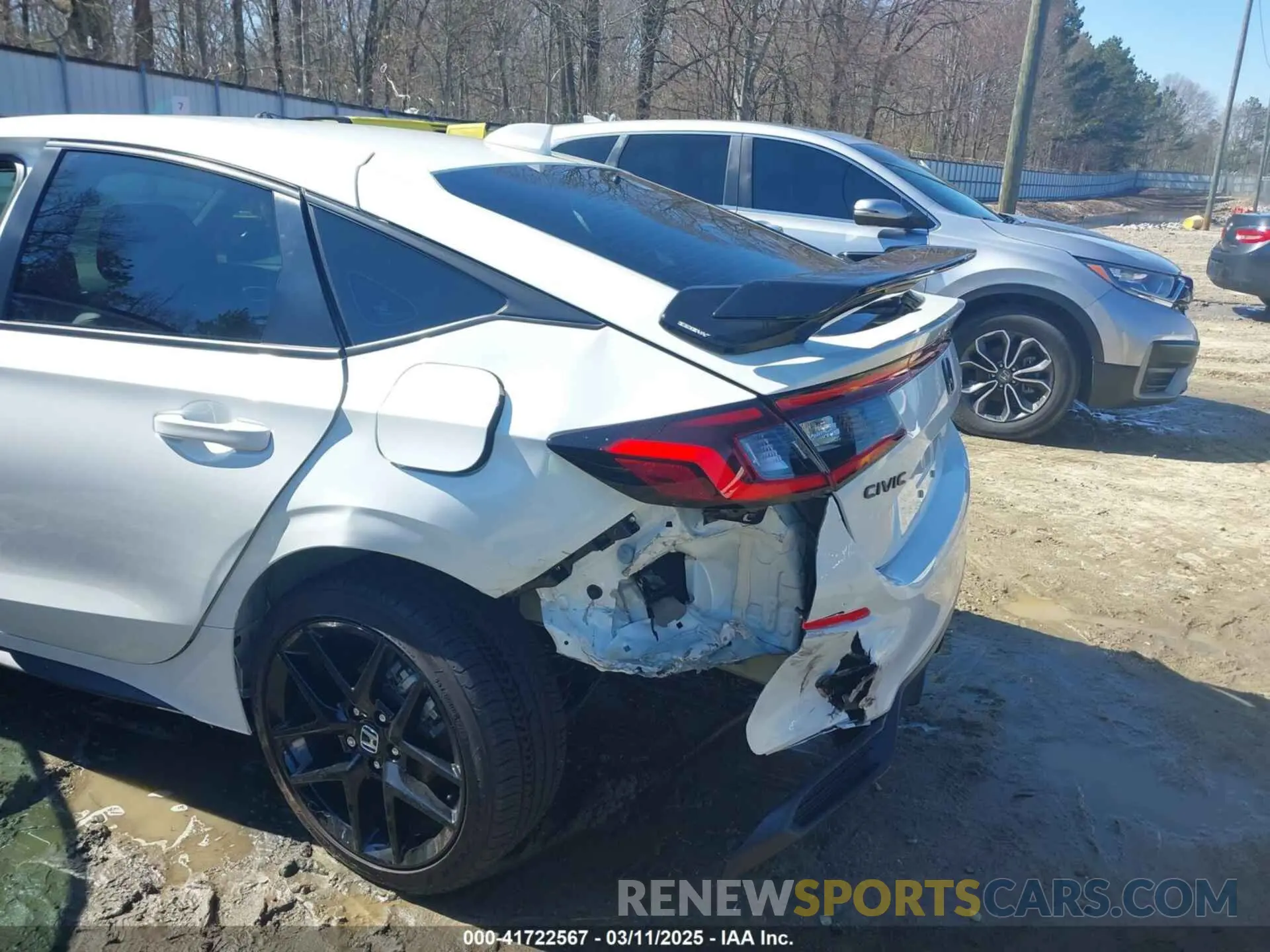 6 Photograph of a damaged car 19XFL2H86RE003481 HONDA CIVIC 2024