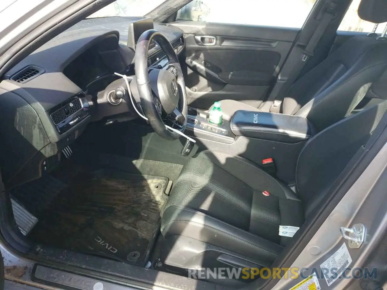 7 Photograph of a damaged car 19XFL2H86RE005957 HONDA CIVIC 2024