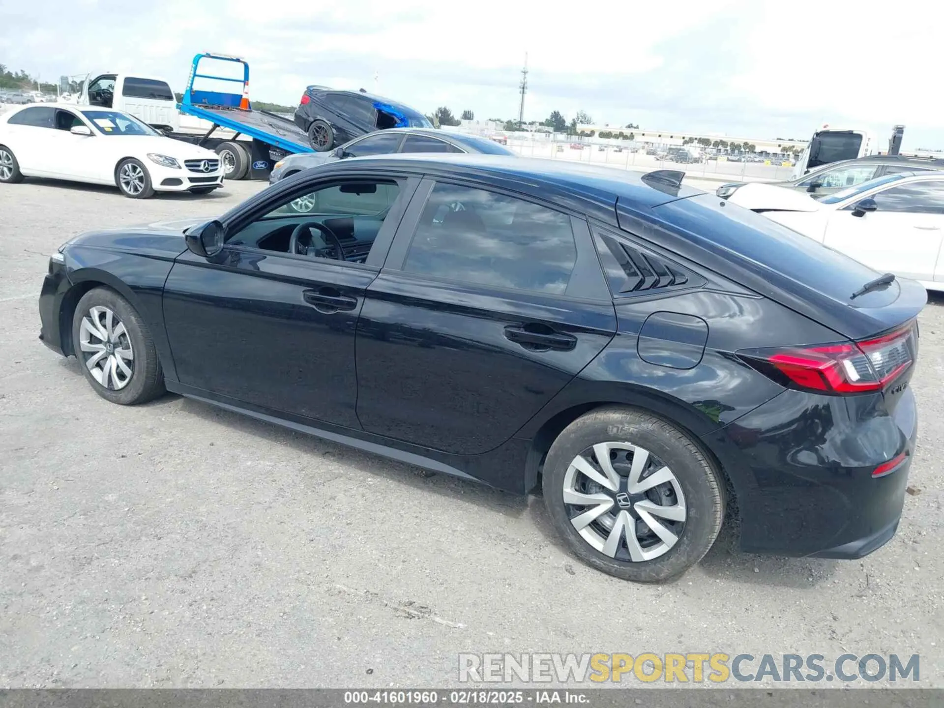 3 Photograph of a damaged car 19XFL2H86RE006395 HONDA CIVIC 2024