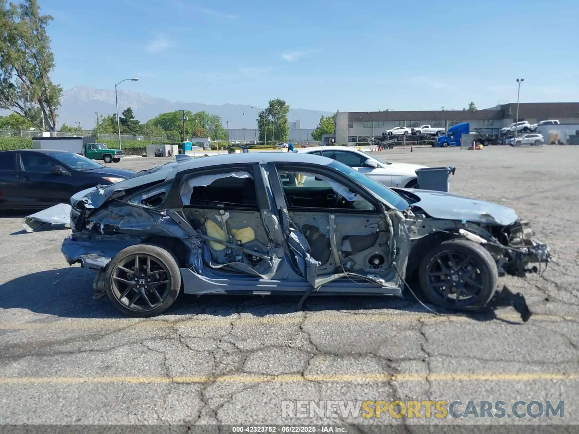 14 Photograph of a damaged car 19XFL2H86RE010544 HONDA CIVIC 2024