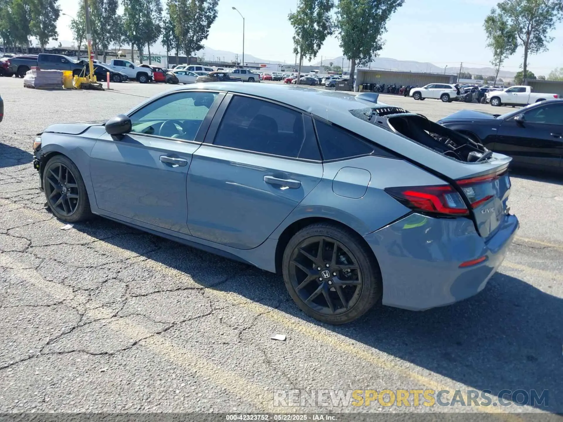 3 Photograph of a damaged car 19XFL2H86RE010544 HONDA CIVIC 2024