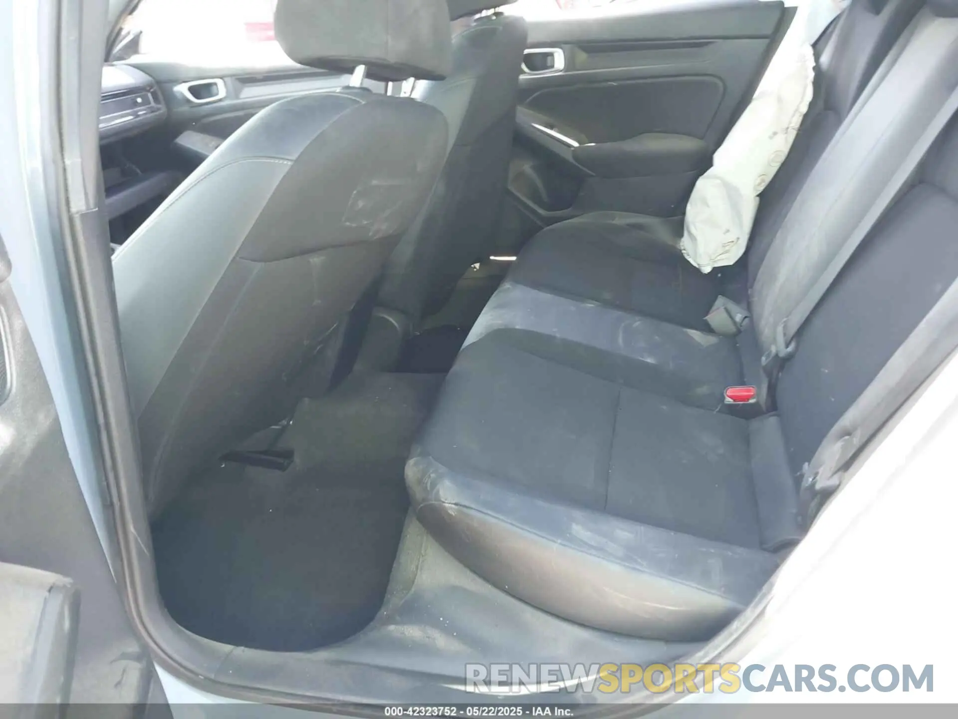8 Photograph of a damaged car 19XFL2H86RE010544 HONDA CIVIC 2024