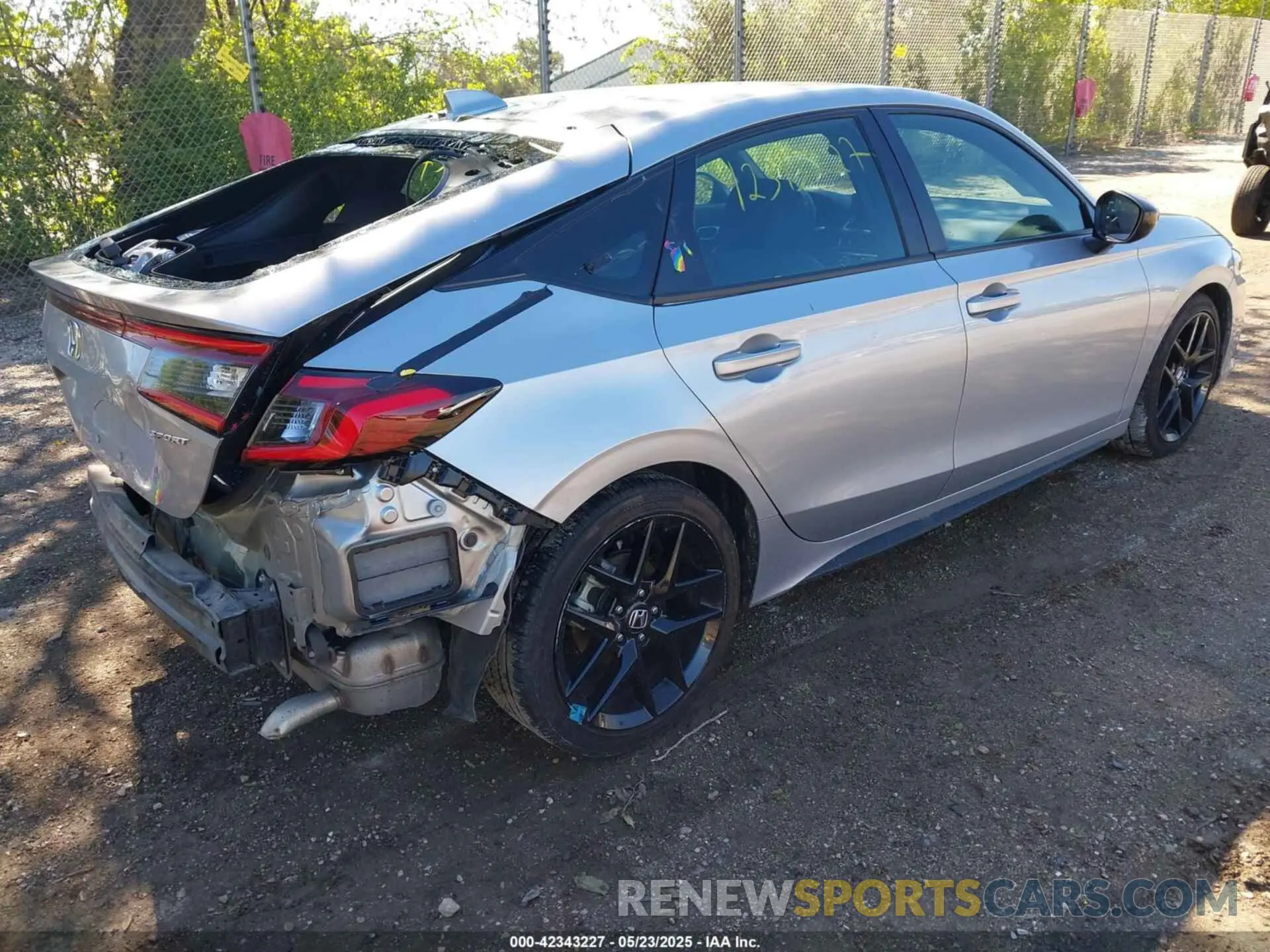 4 Photograph of a damaged car 19XFL2H86RE011127 HONDA CIVIC 2024