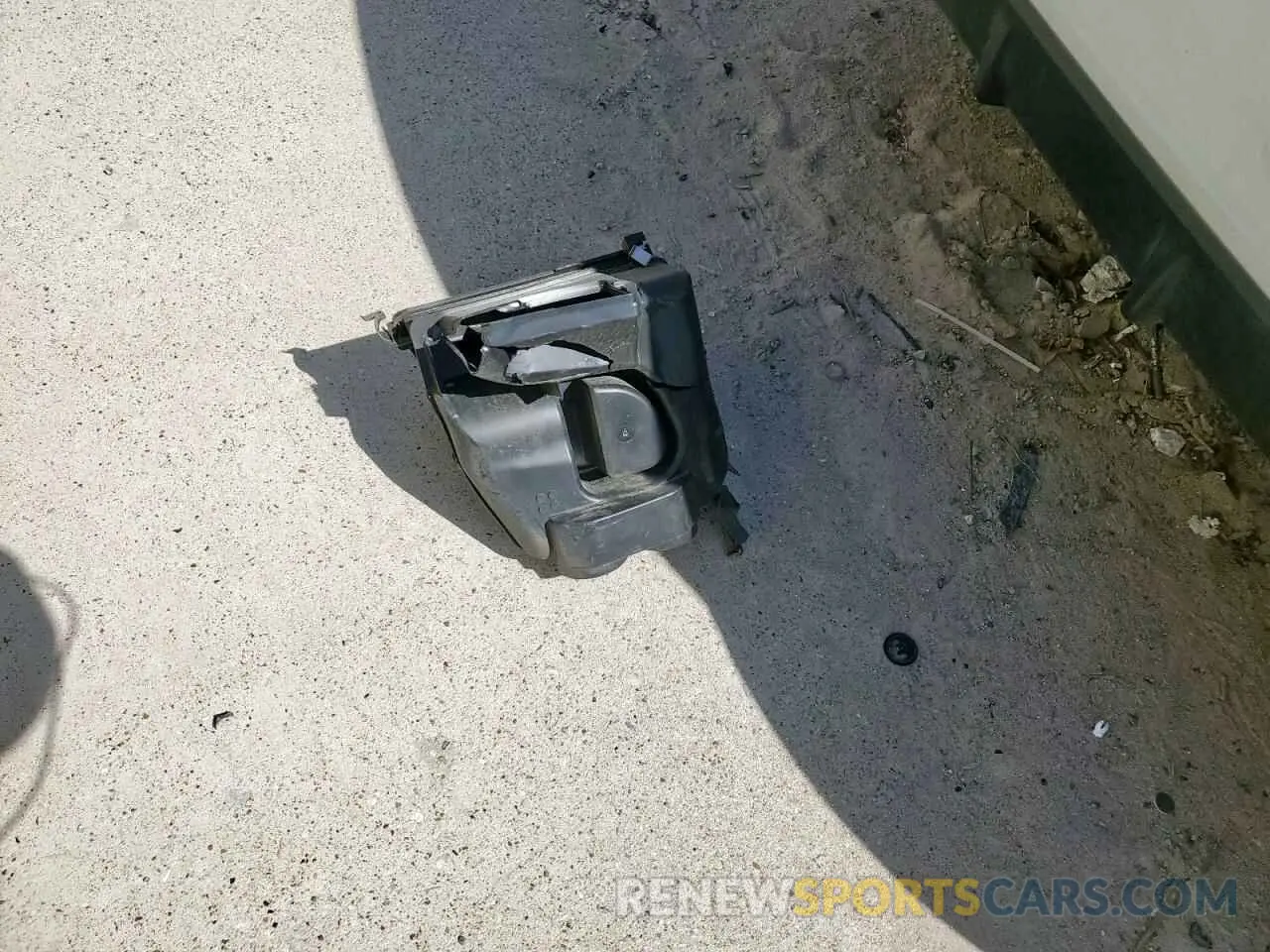 12 Photograph of a damaged car 19XFL2H86RE024847 HONDA CIVIC 2024