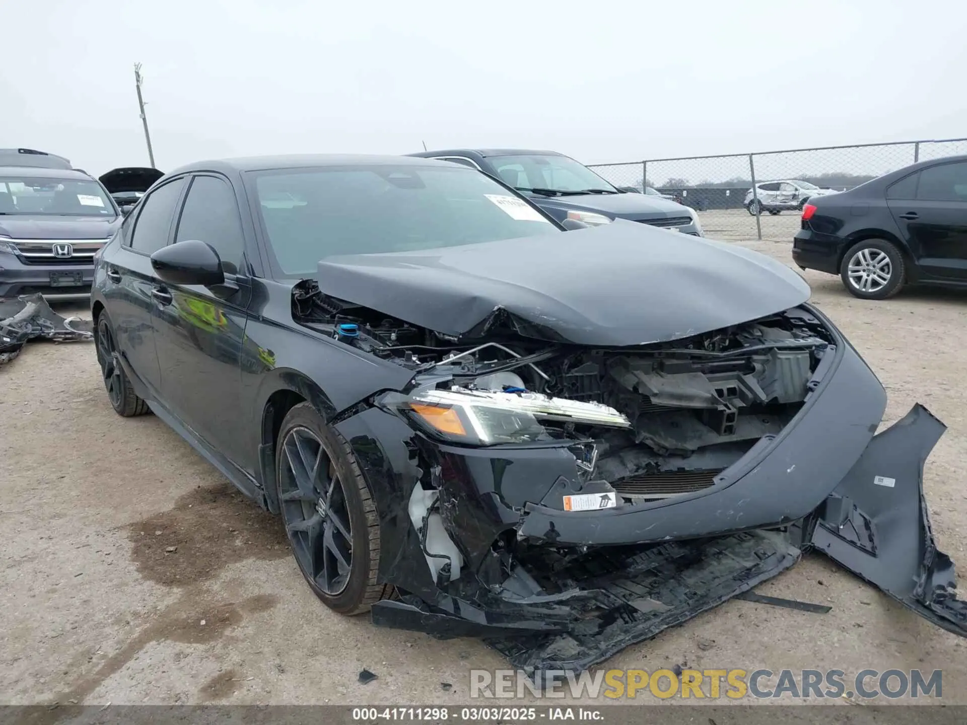 1 Photograph of a damaged car 19XFL2H86RE036898 HONDA CIVIC 2024