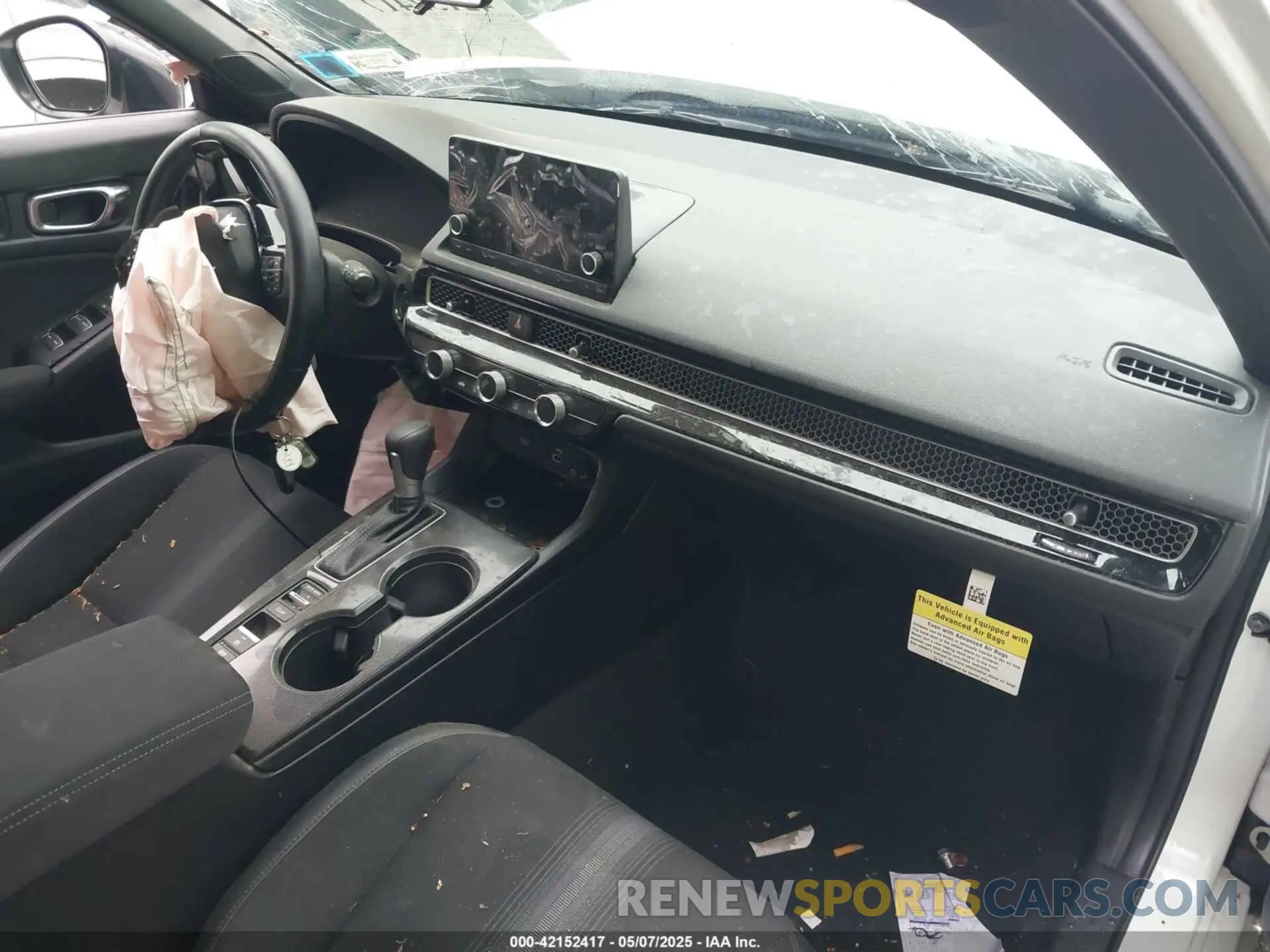 5 Photograph of a damaged car 19XFL2H87RE021858 HONDA CIVIC 2024