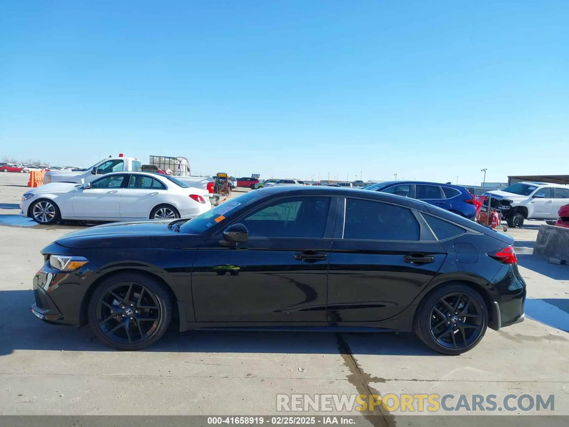 14 Photograph of a damaged car 19XFL2H87RE036666 HONDA CIVIC 2024