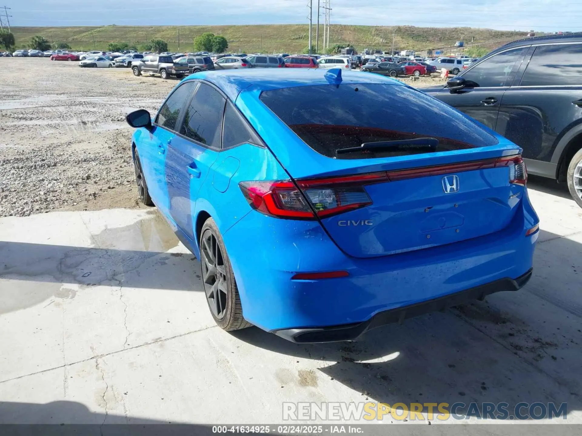 3 Photograph of a damaged car 19XFL2H87RE042211 HONDA CIVIC 2024