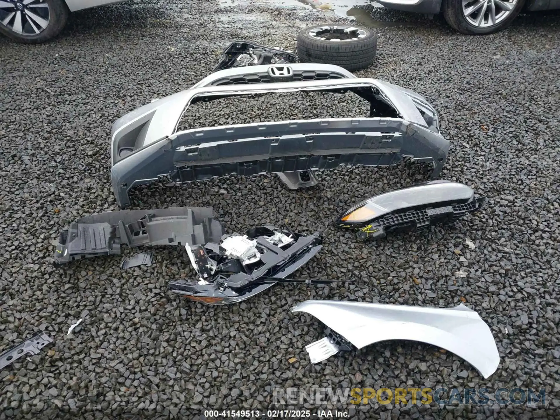 12 Photograph of a damaged car 19XFL2H88RE019097 HONDA CIVIC 2024
