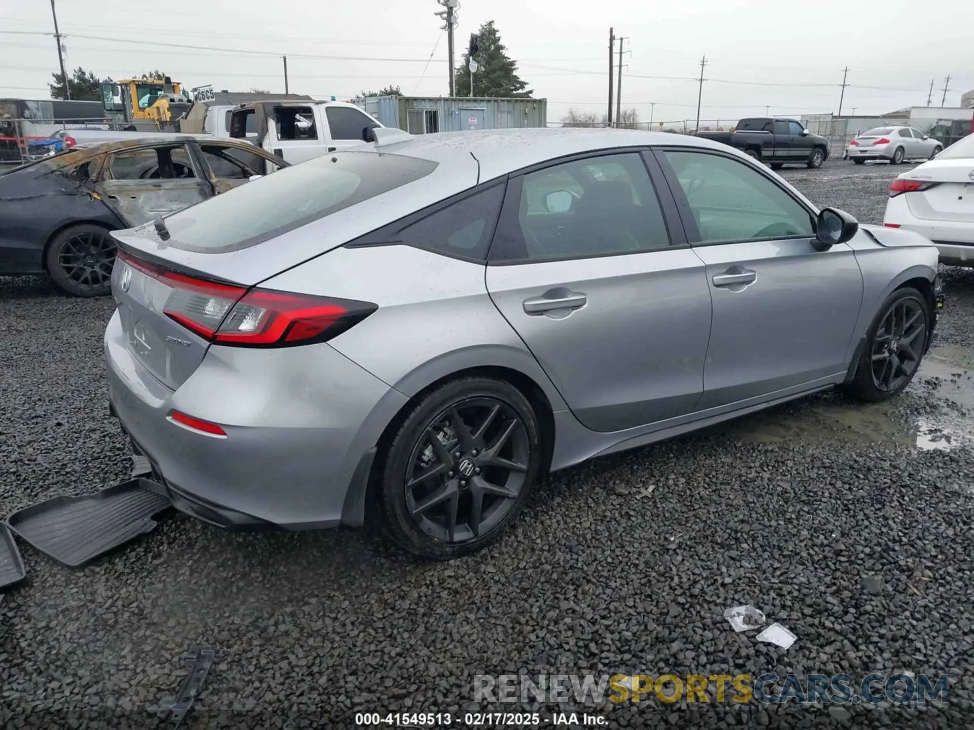4 Photograph of a damaged car 19XFL2H88RE019097 HONDA CIVIC 2024