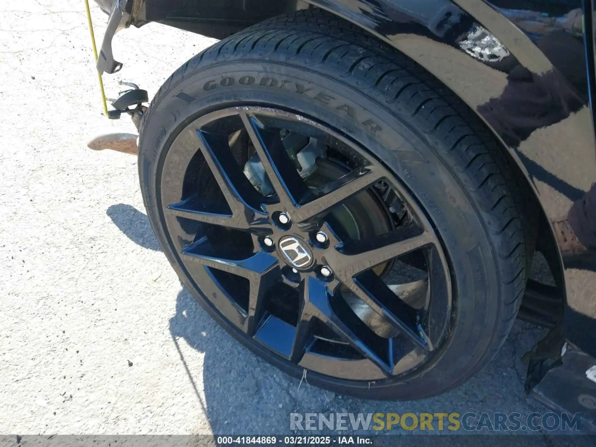 12 Photograph of a damaged car 19XFL2H88RE019486 HONDA CIVIC 2024
