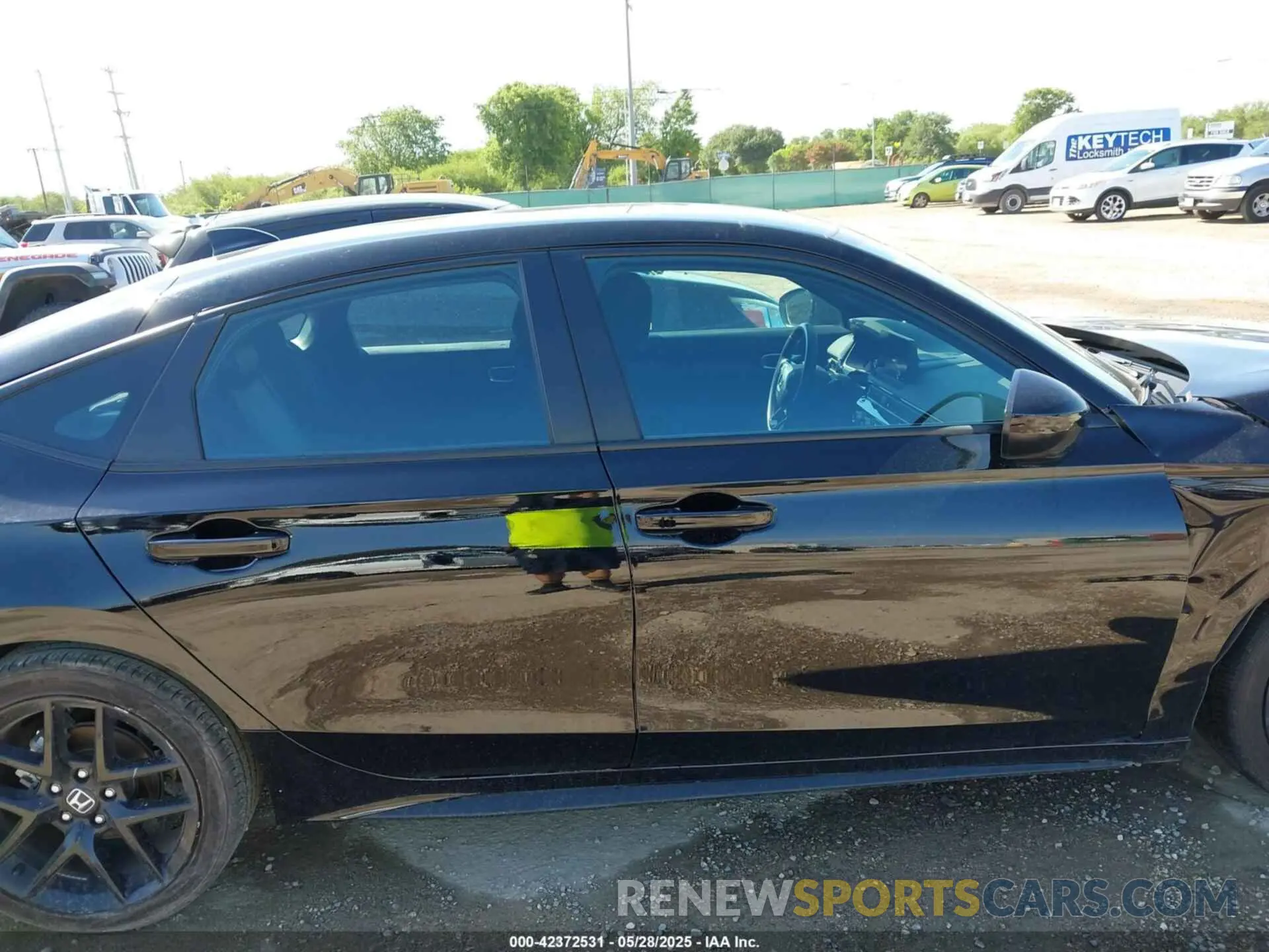 13 Photograph of a damaged car 19XFL2H88RE034179 HONDA CIVIC 2024