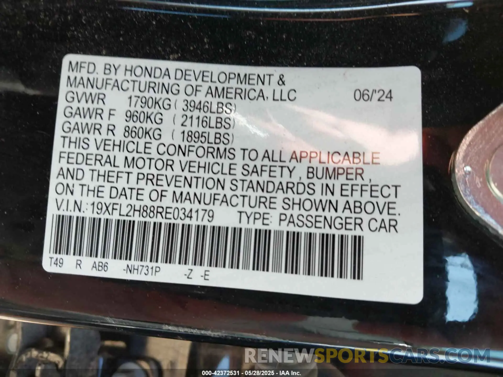 9 Photograph of a damaged car 19XFL2H88RE034179 HONDA CIVIC 2024