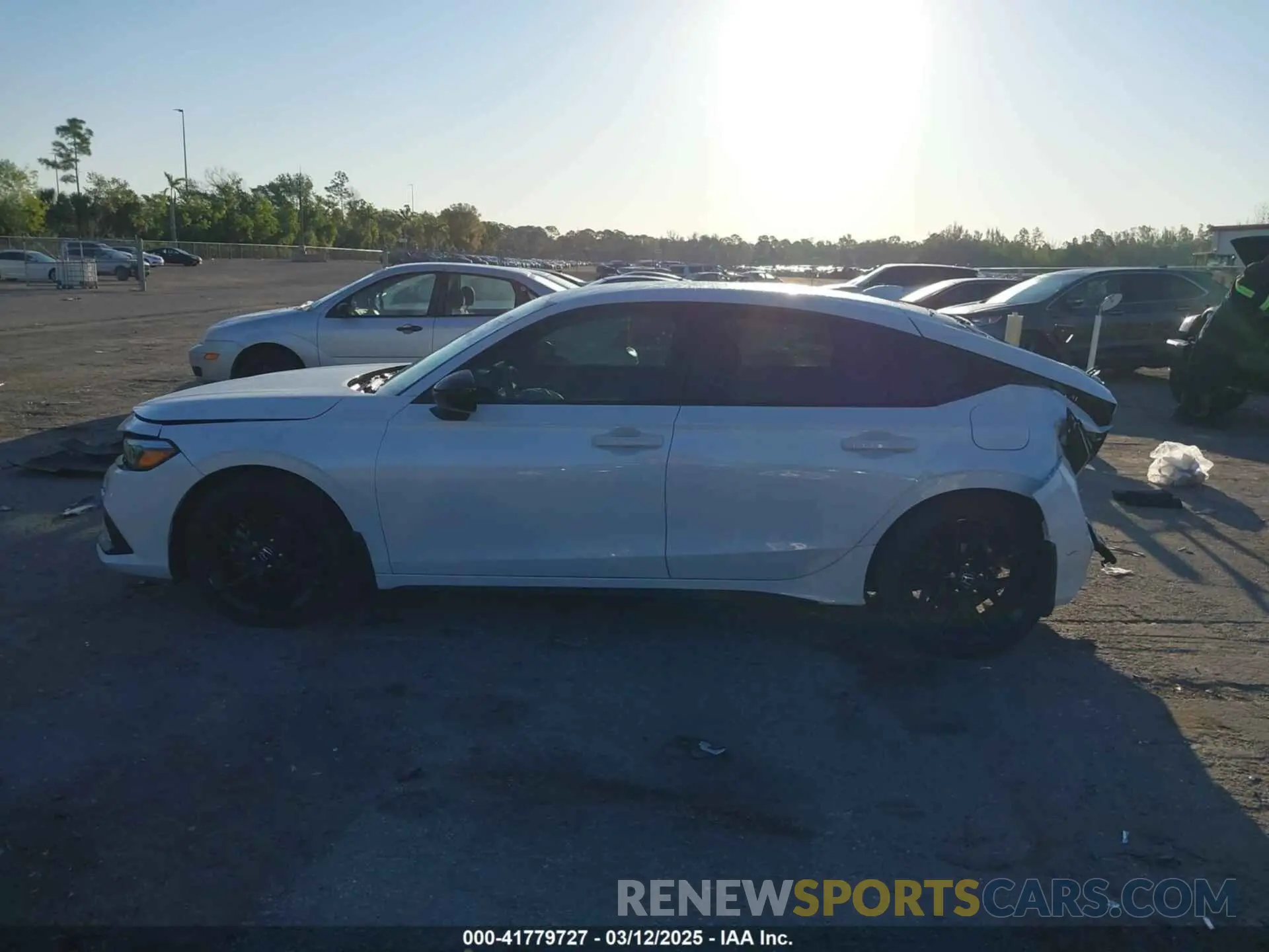 15 Photograph of a damaged car 19XFL2H88RE034487 HONDA CIVIC 2024