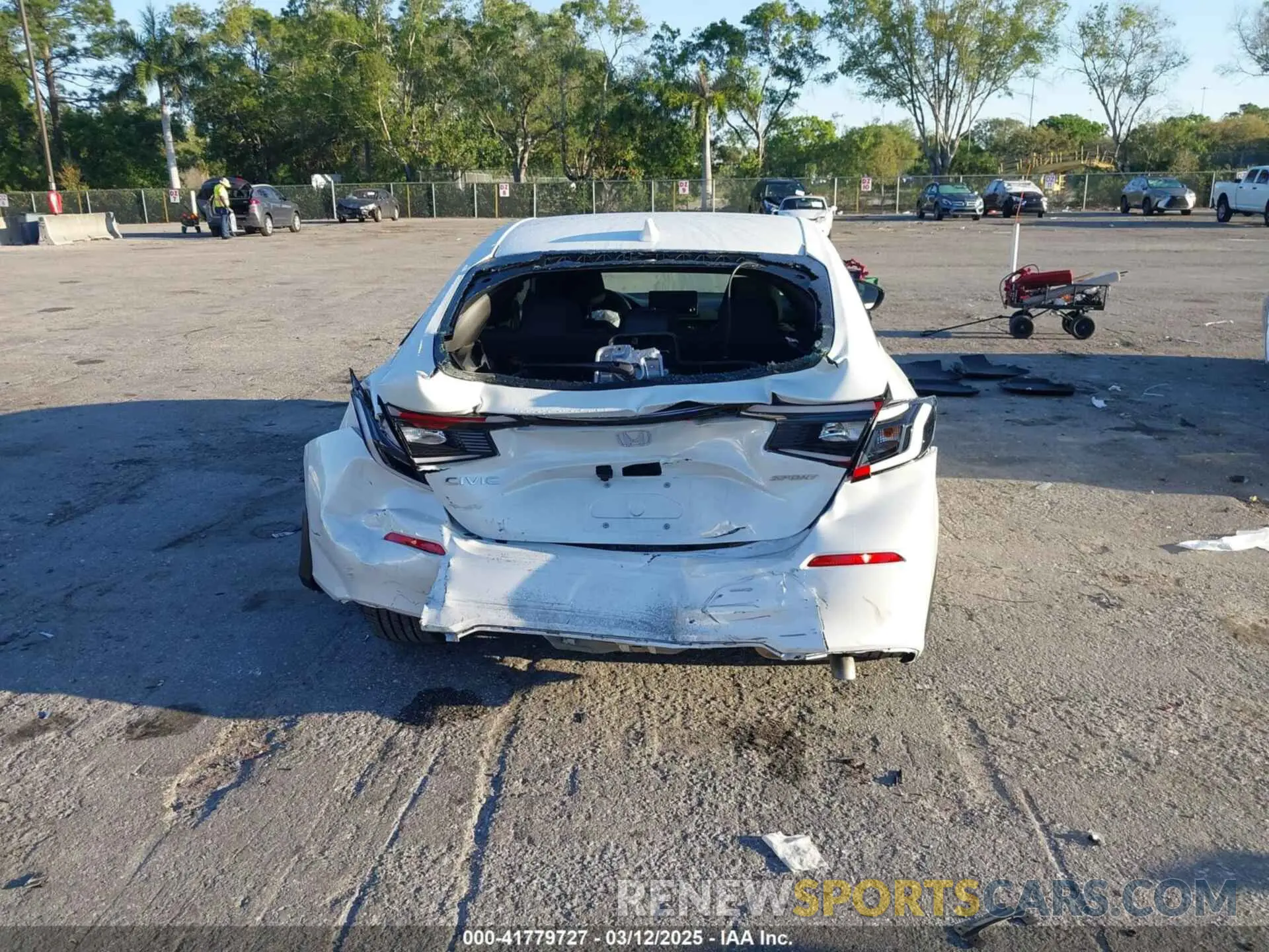 17 Photograph of a damaged car 19XFL2H88RE034487 HONDA CIVIC 2024