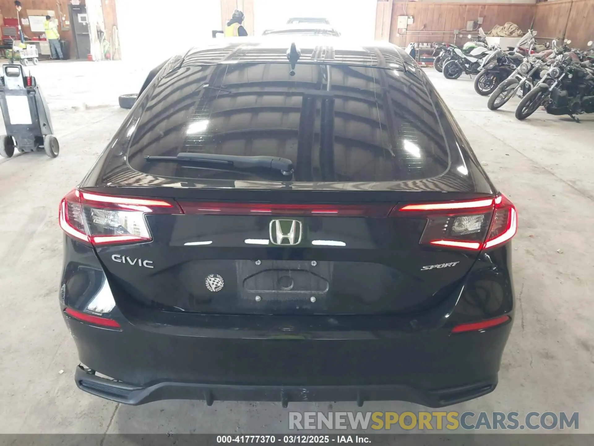 16 Photograph of a damaged car 19XFL2H89RE012899 HONDA CIVIC 2024
