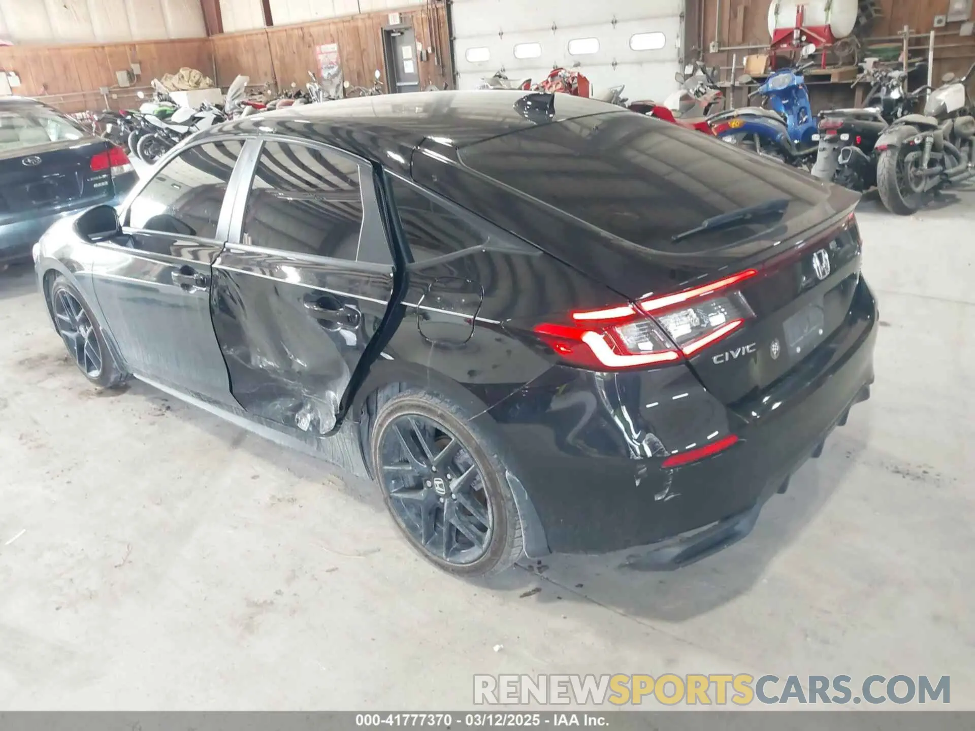 3 Photograph of a damaged car 19XFL2H89RE012899 HONDA CIVIC 2024