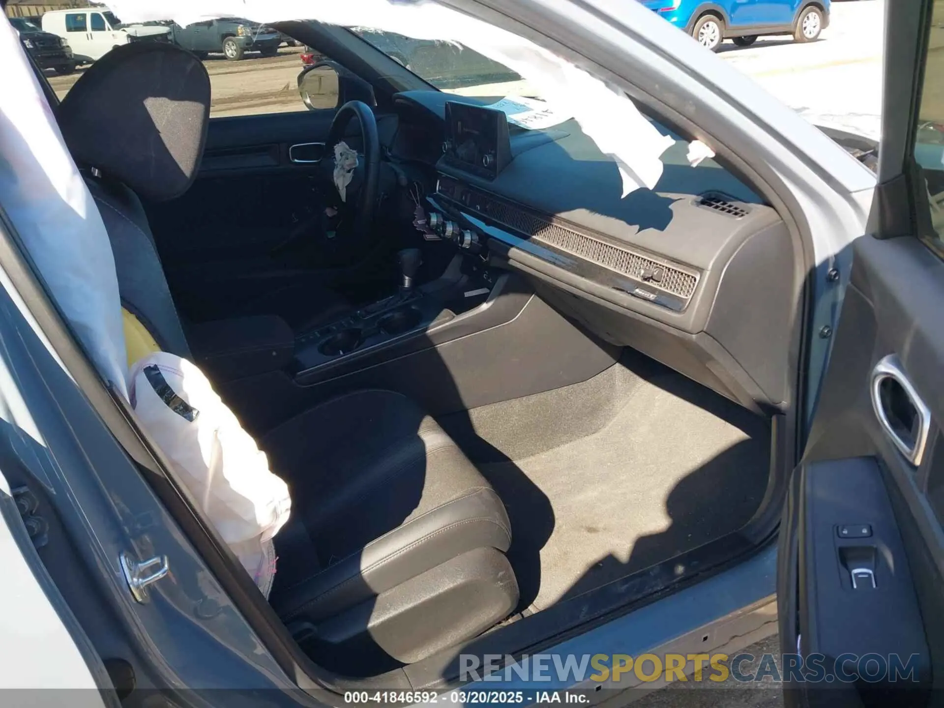 5 Photograph of a damaged car 19XFL2H89RE026690 HONDA CIVIC 2024