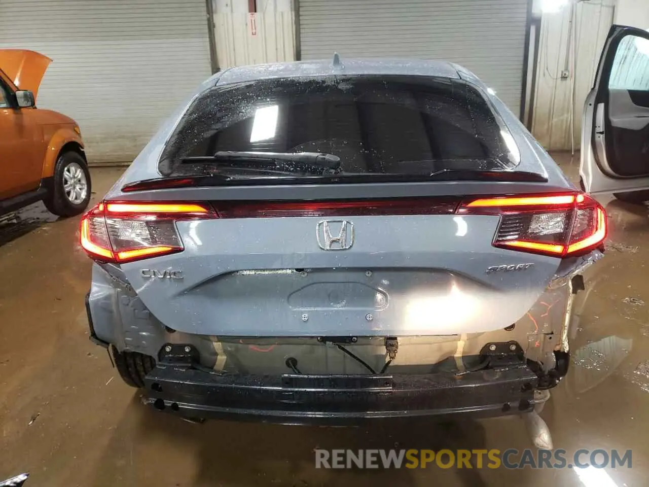 6 Photograph of a damaged car 19XFL2H8XRE011728 HONDA CIVIC 2024