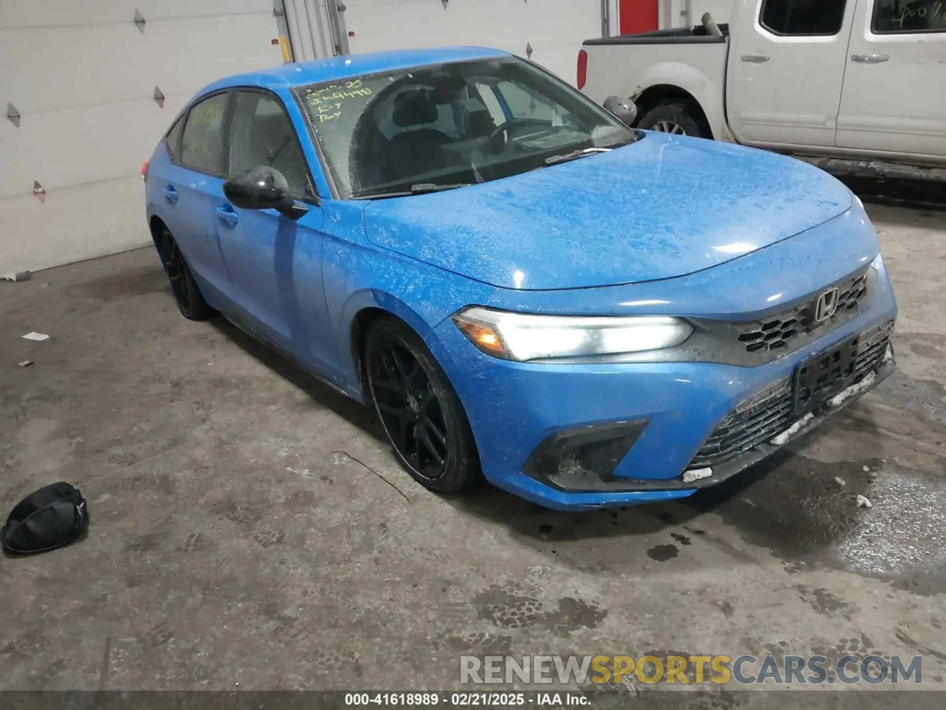 1 Photograph of a damaged car 19XFL2H8XRE028139 HONDA CIVIC 2024
