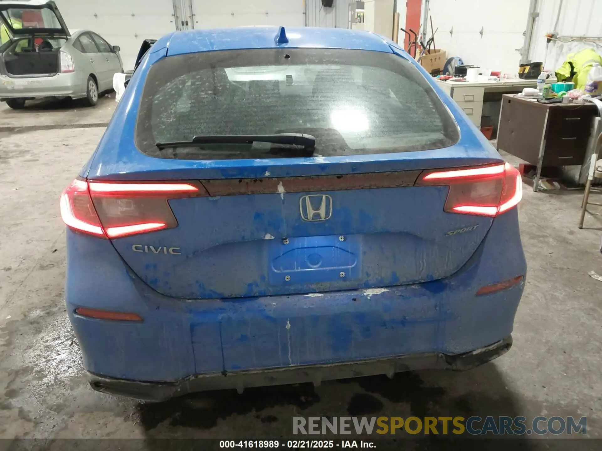 16 Photograph of a damaged car 19XFL2H8XRE028139 HONDA CIVIC 2024