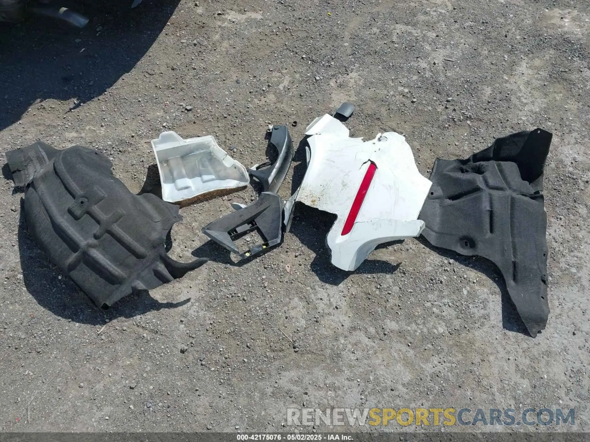 12 Photograph of a damaged car 2HGFE1F74RH304237 HONDA CIVIC 2024