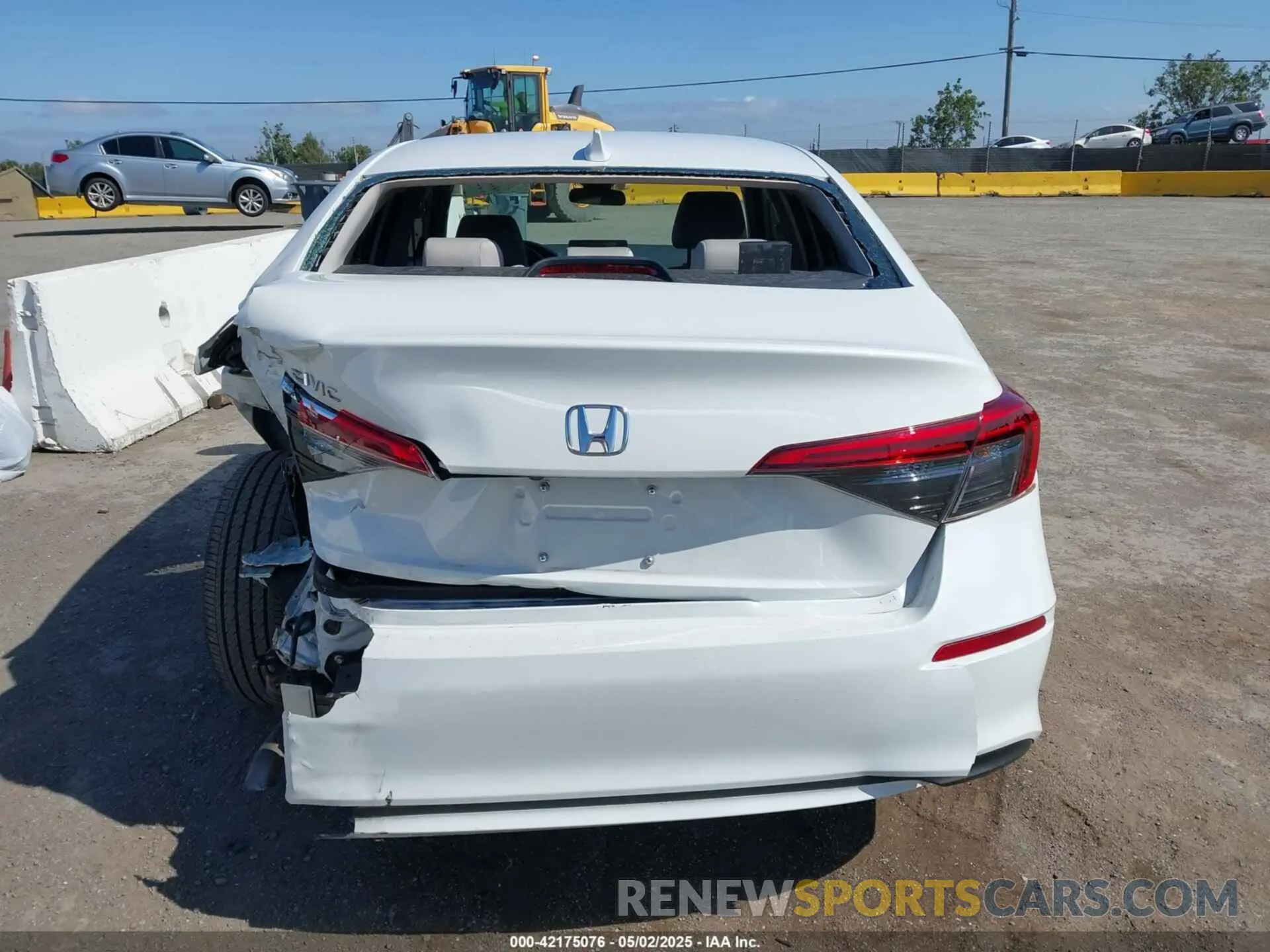 17 Photograph of a damaged car 2HGFE1F74RH304237 HONDA CIVIC 2024