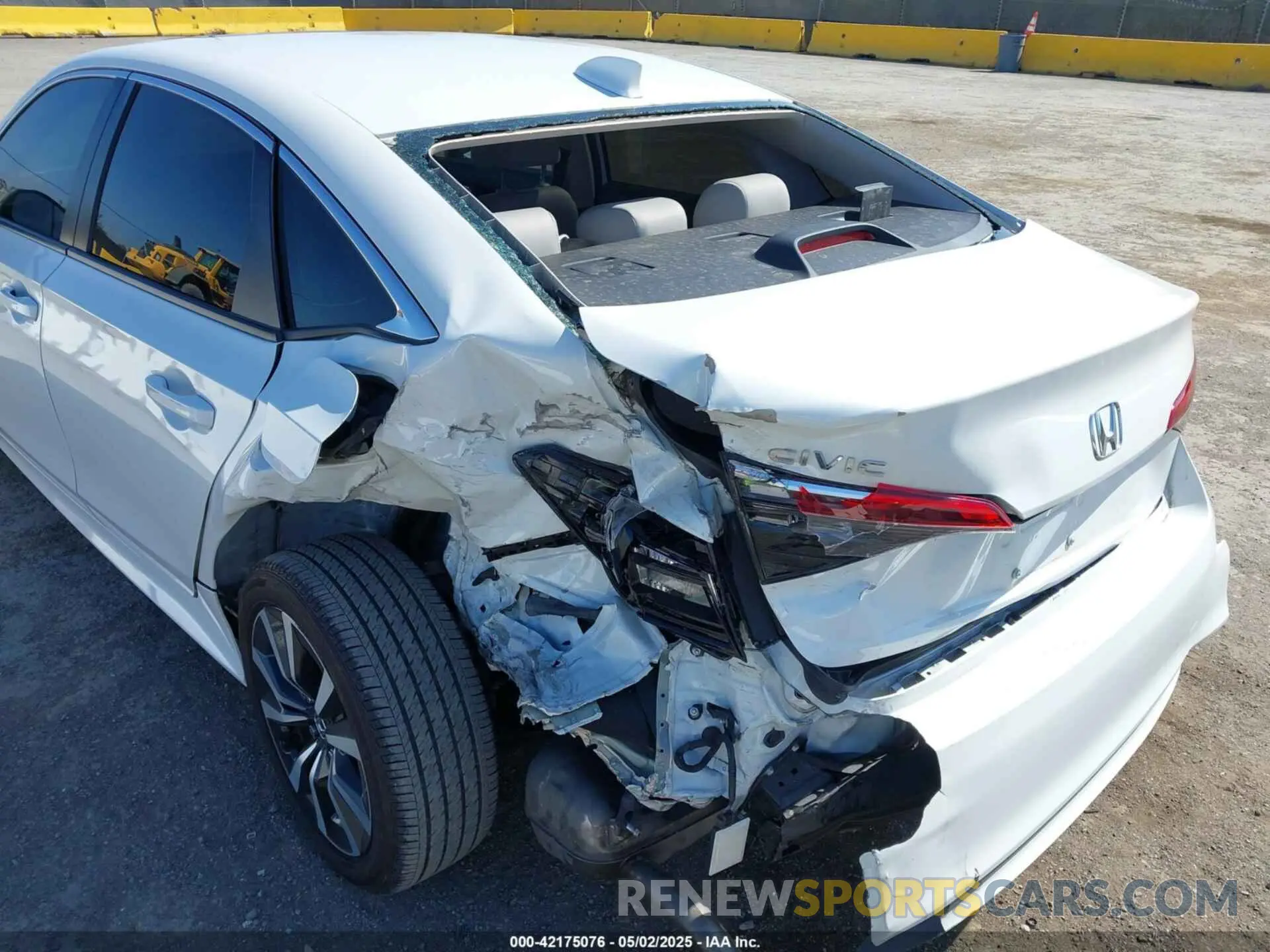 6 Photograph of a damaged car 2HGFE1F74RH304237 HONDA CIVIC 2024