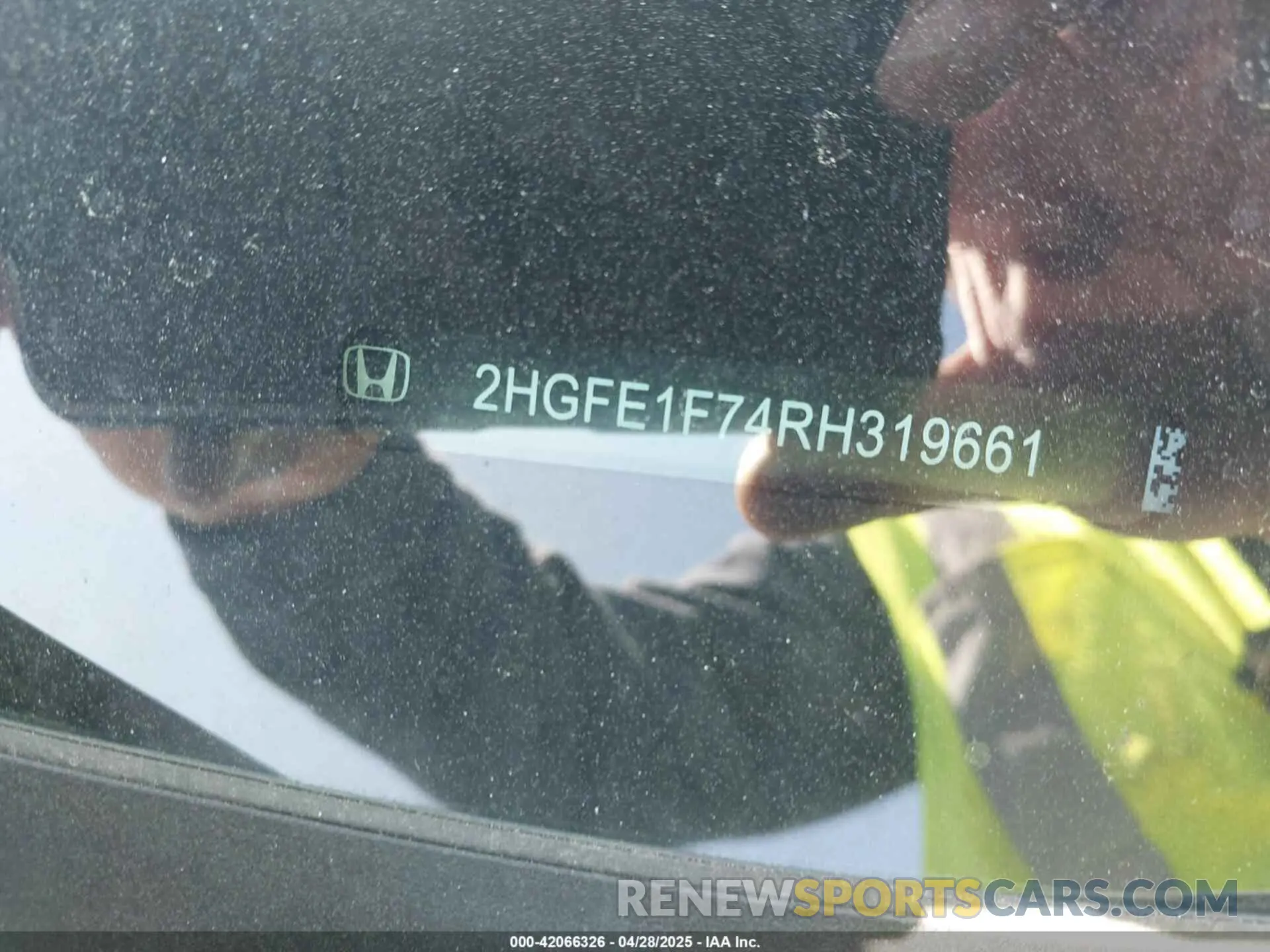 17 Photograph of a damaged car 2HGFE1F74RH319661 HONDA CIVIC 2024