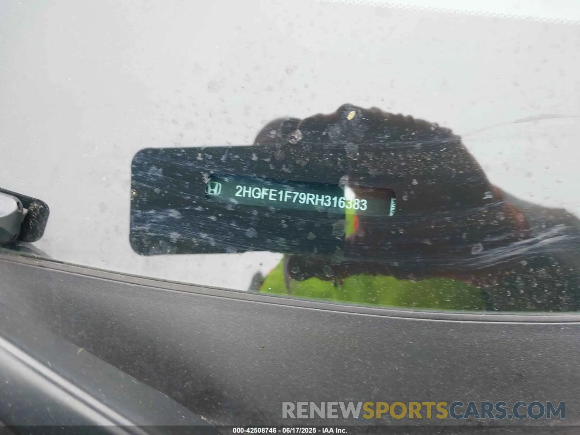 17 Photograph of a damaged car 2HGFE1F79RH316383 HONDA CIVIC 2024