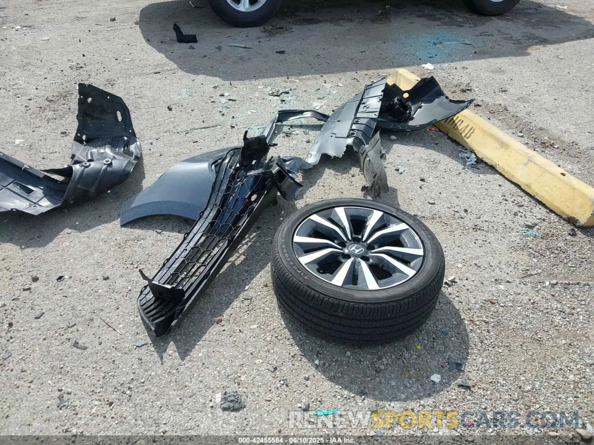 12 Photograph of a damaged car 2HGFE1F7XRH315873 HONDA CIVIC 2024