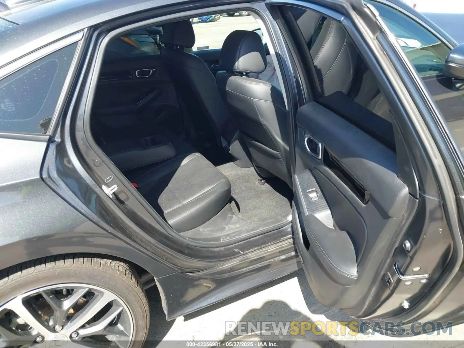 8 Photograph of a damaged car 2HGFE1F90RH305595 HONDA CIVIC 2024
