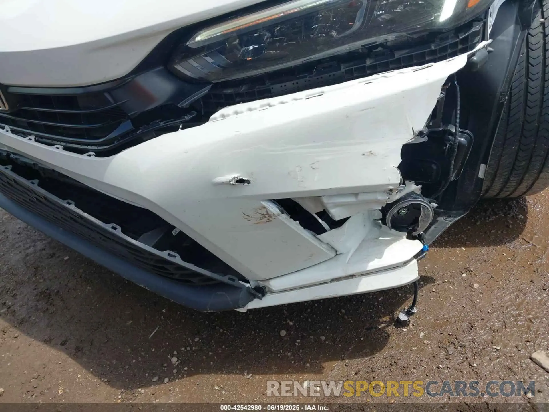 19 Photograph of a damaged car 2HGFE1F90RH324471 HONDA CIVIC 2024
