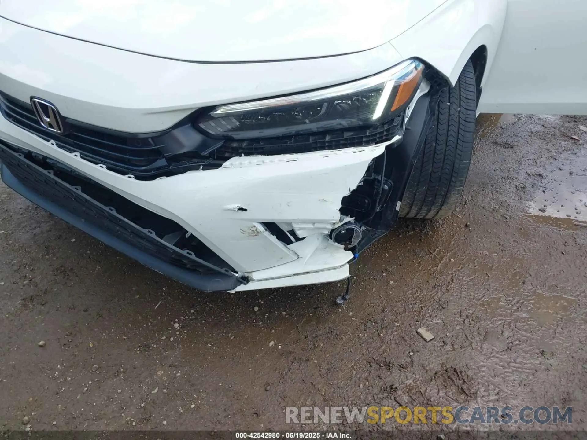 21 Photograph of a damaged car 2HGFE1F90RH324471 HONDA CIVIC 2024