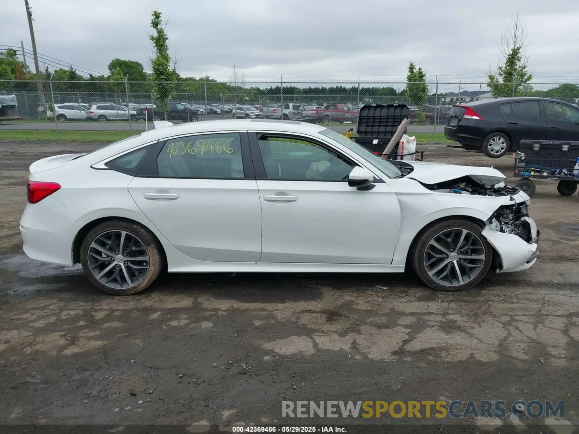13 Photograph of a damaged car 2HGFE1F92RH338792 HONDA CIVIC 2024