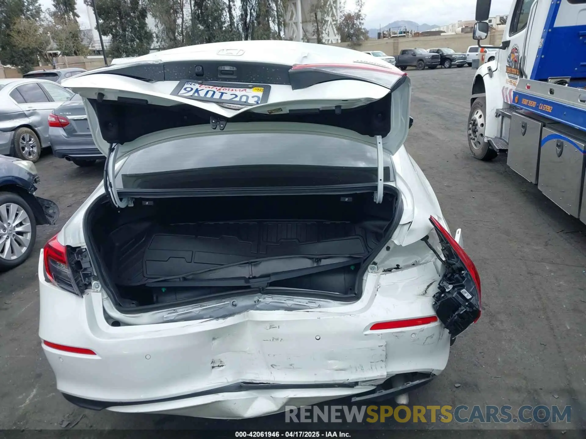 17 Photograph of a damaged car 2HGFE1F94RH317586 HONDA CIVIC 2024