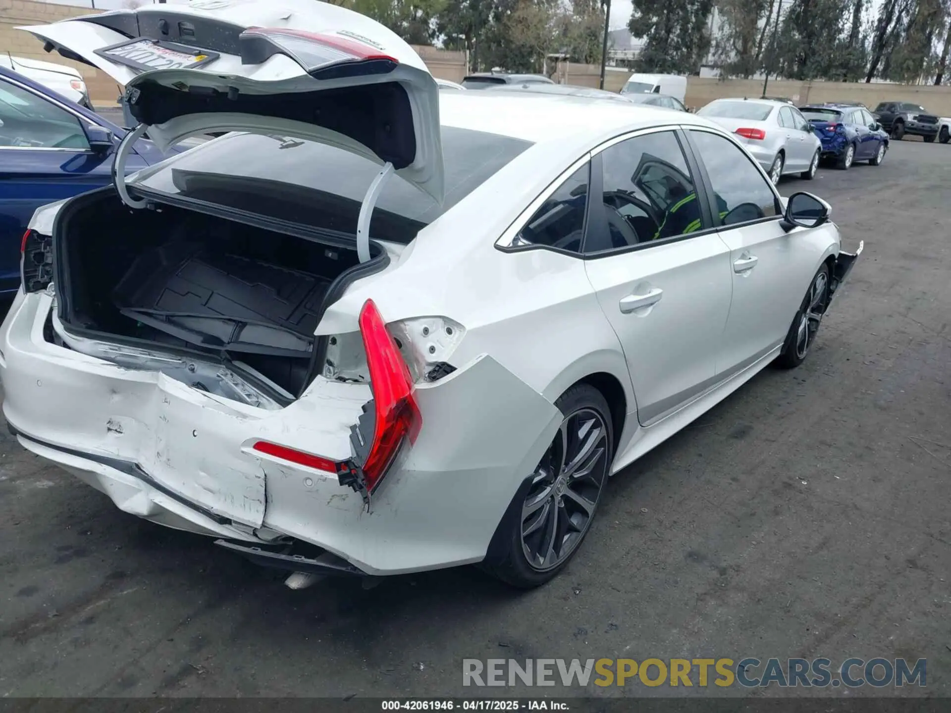 4 Photograph of a damaged car 2HGFE1F94RH317586 HONDA CIVIC 2024