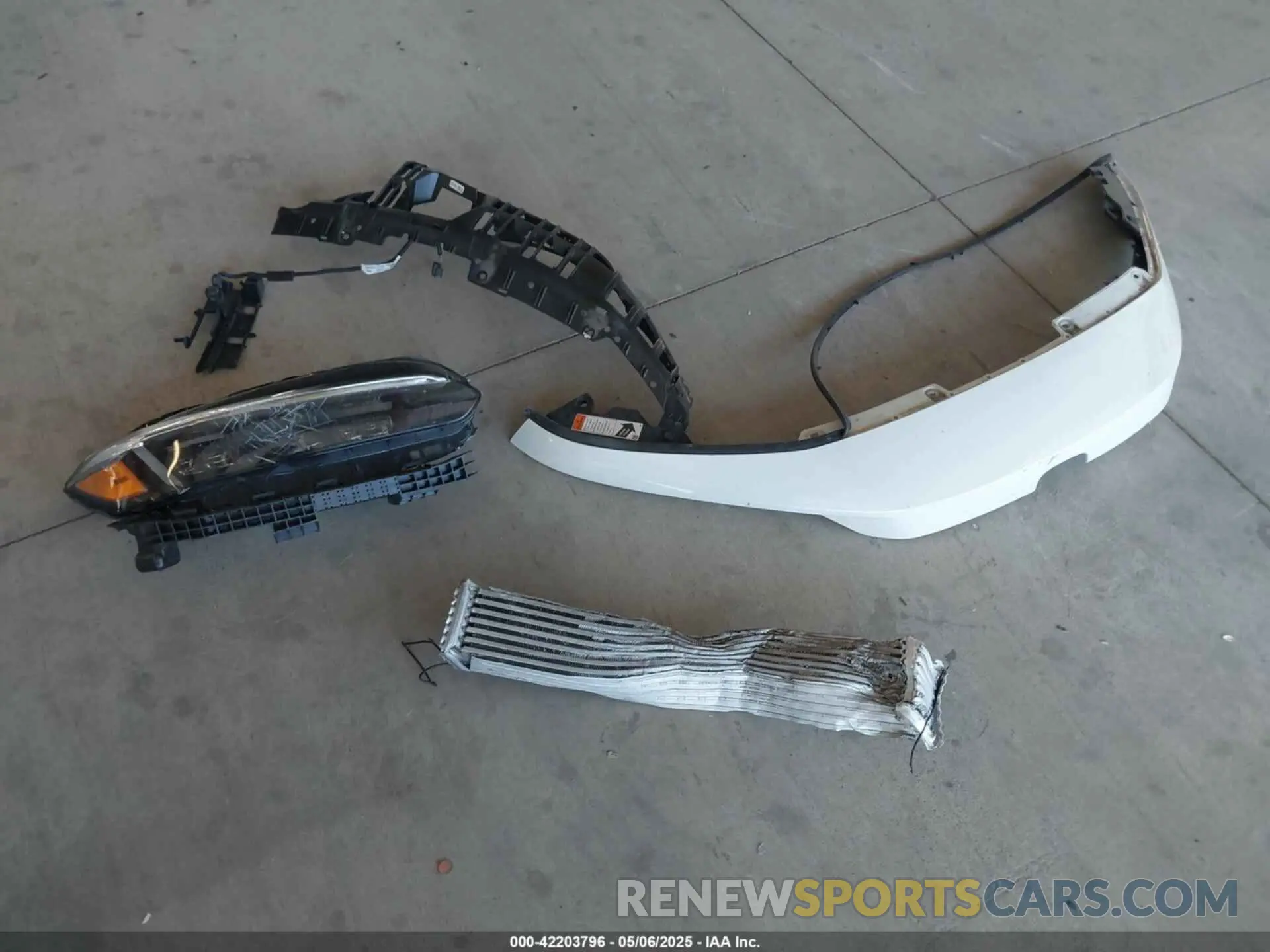 11 Photograph of a damaged car 2HGFE1F97RH307568 HONDA CIVIC 2024