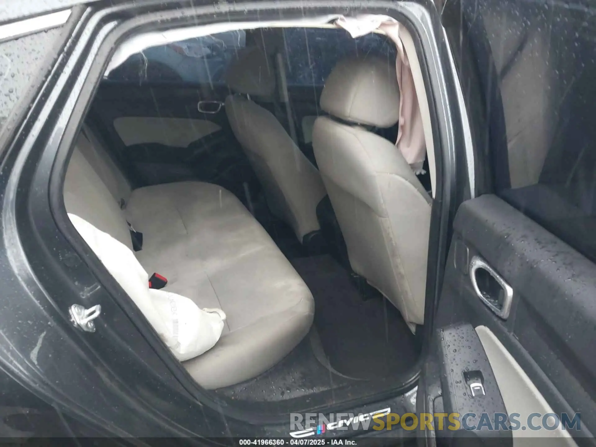 8 Photograph of a damaged car 2HGFE2F23RH566275 HONDA CIVIC 2024