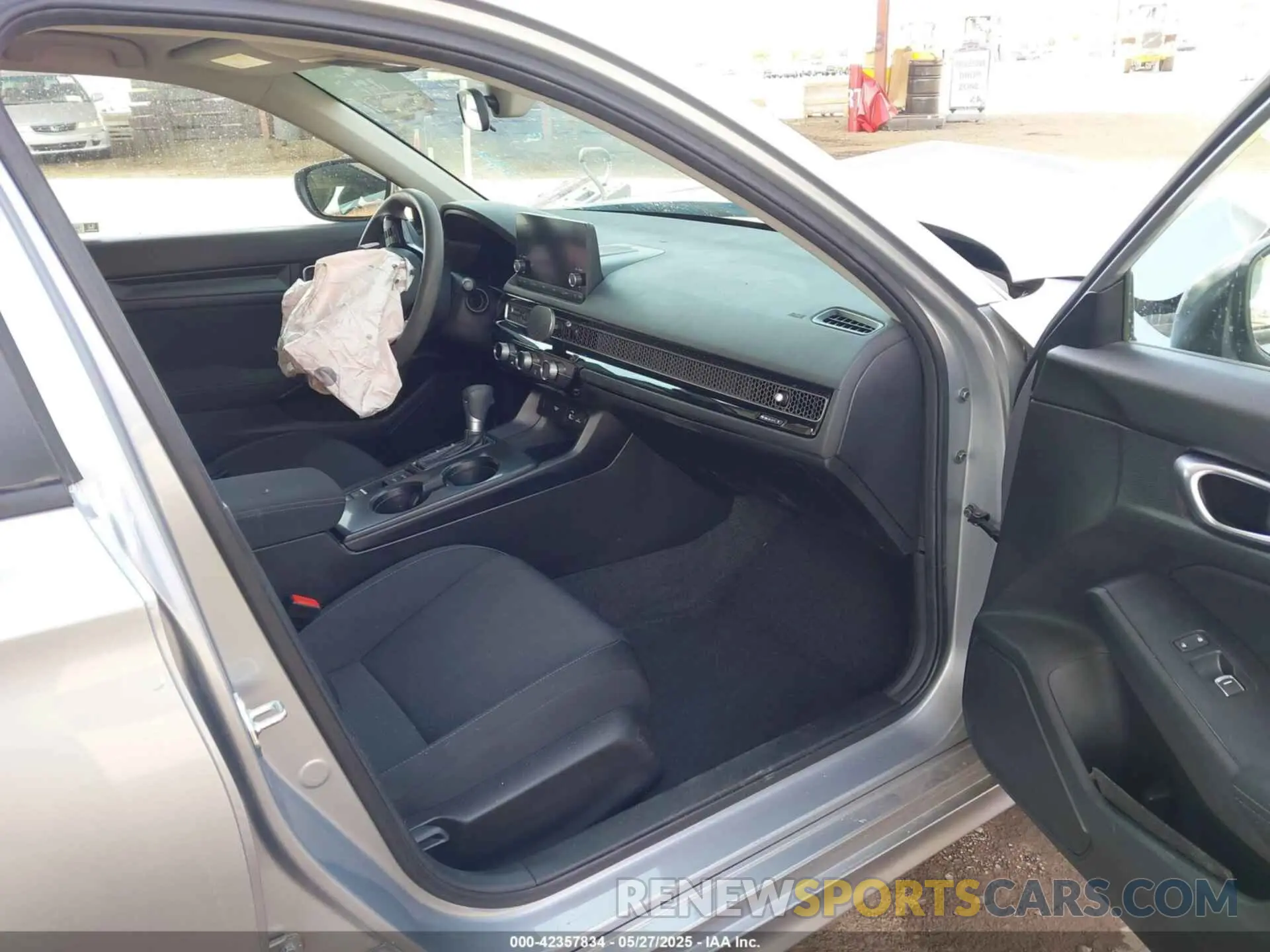 5 Photograph of a damaged car 2HGFE2F25RH537912 HONDA CIVIC 2024