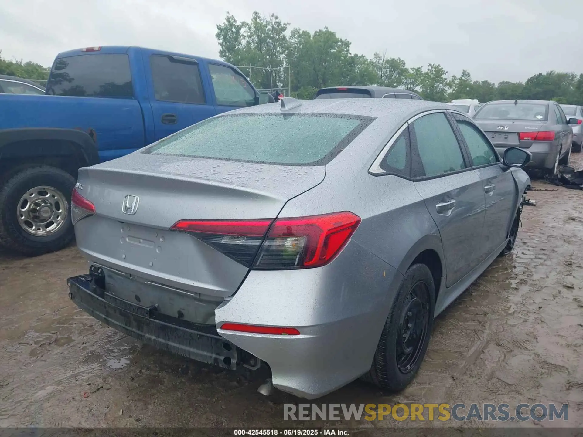 4 Photograph of a damaged car 2HGFE2F26RH510105 HONDA CIVIC 2024