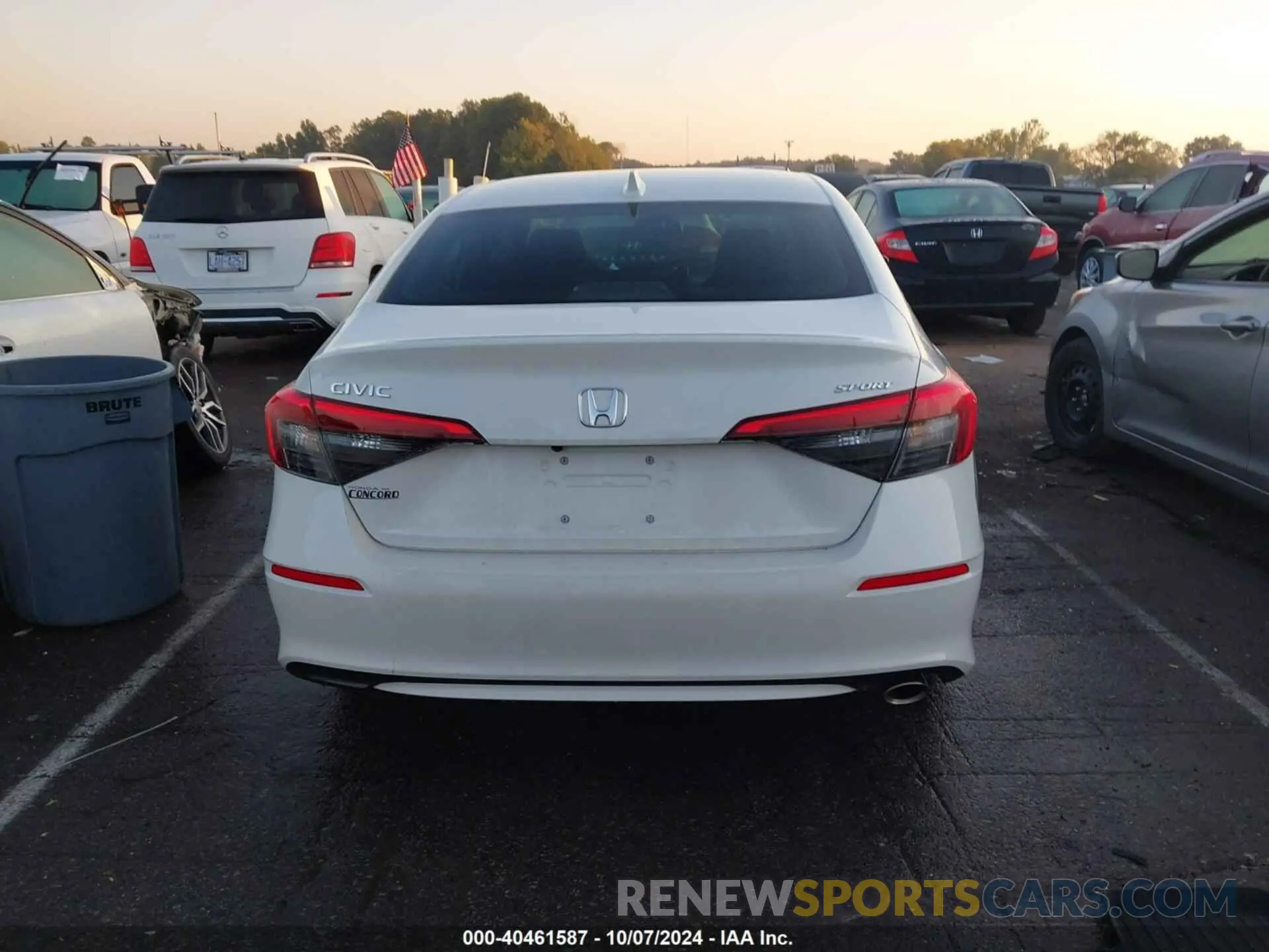 17 Photograph of a damaged car 2HGFE2F50RH511583 HONDA CIVIC 2024