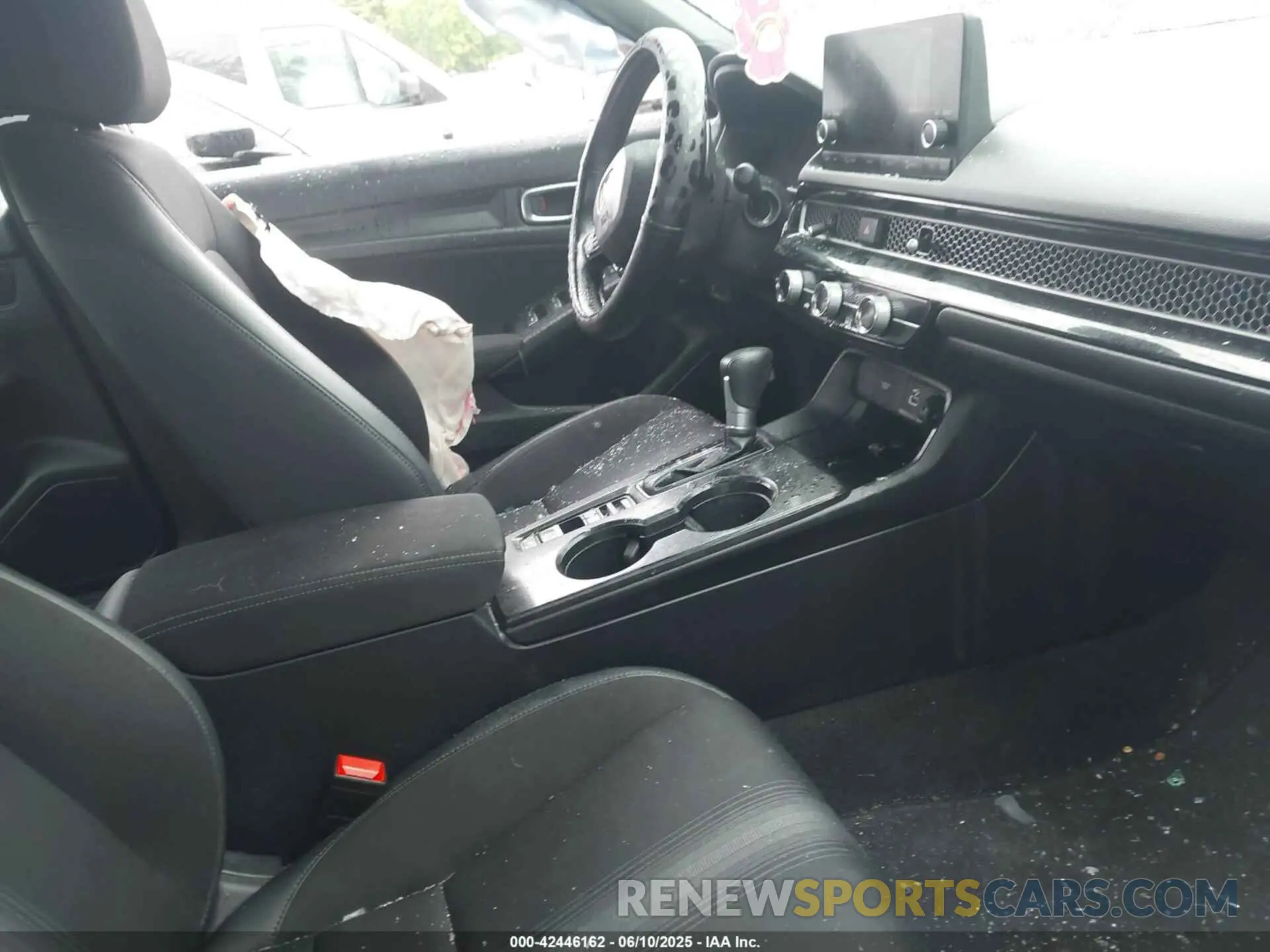 5 Photograph of a damaged car 2HGFE2F51RH569847 HONDA CIVIC 2024