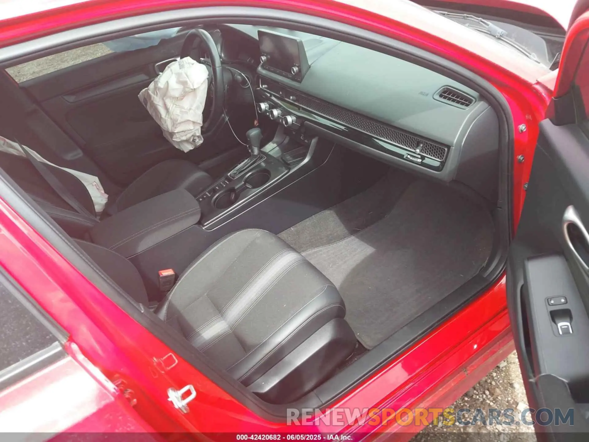 5 Photograph of a damaged car 2HGFE2F52RH530099 HONDA CIVIC 2024